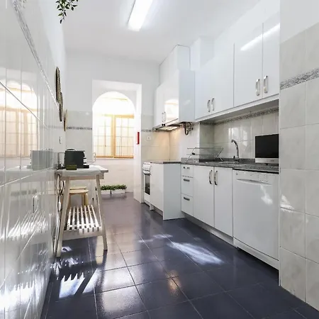 Apartment Charming Avenida By Homing *