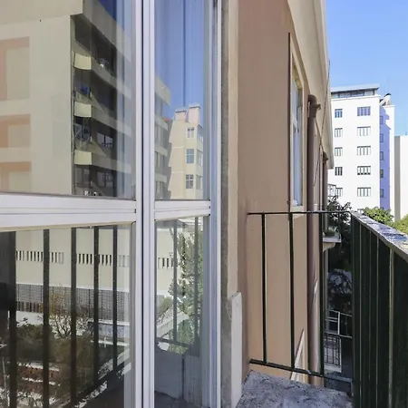 Charming Avenida By Homing * Lisbon