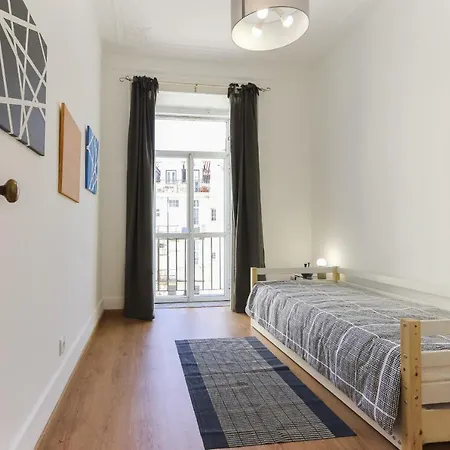 Charming Avenida By Homing * Lisbon