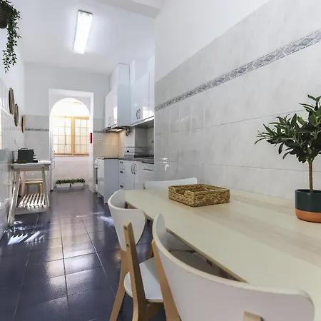 Charming Avenida By Homing Apartment *